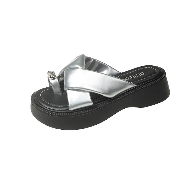 Patent Leather Pointed Toe Single Shoes with Rivet Outside Wear New Summer Shallow Strap Mary Jane Kitten Heels