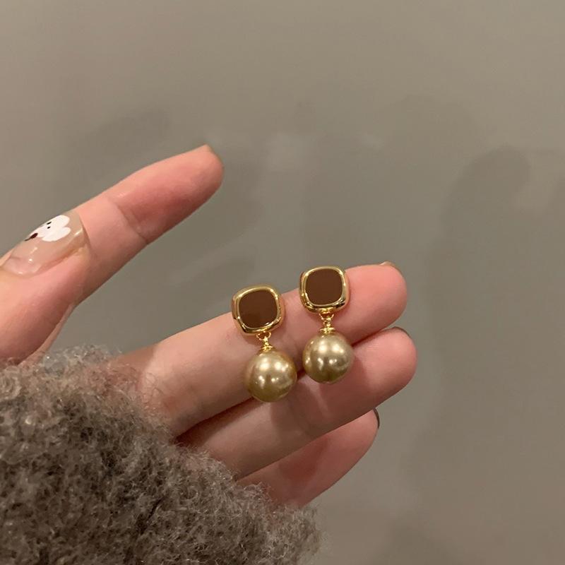 Silver Needle Coffee Drip Oil Square Pearl Stud Earrings French Retro Commuter Temperament Earrings Women