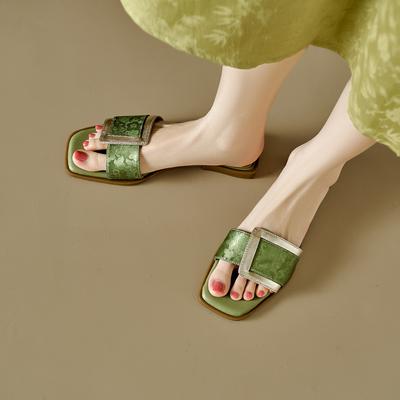 Moda temperamento Novo Chinês casual versátil chinelos de uma tira Feminino de fundo plano para preguiçosos usar chinelos frescos verão