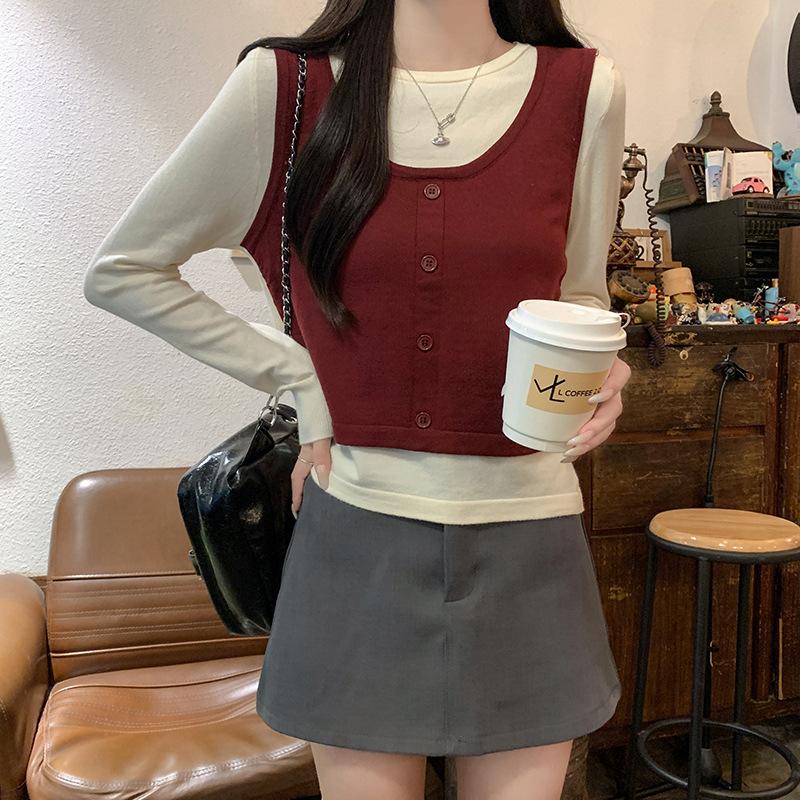 

Andy velvet, fake two-piece contrasting color crew neck sweater women s autumn and winter design sense short warm knitted sweater chic One Size червоний