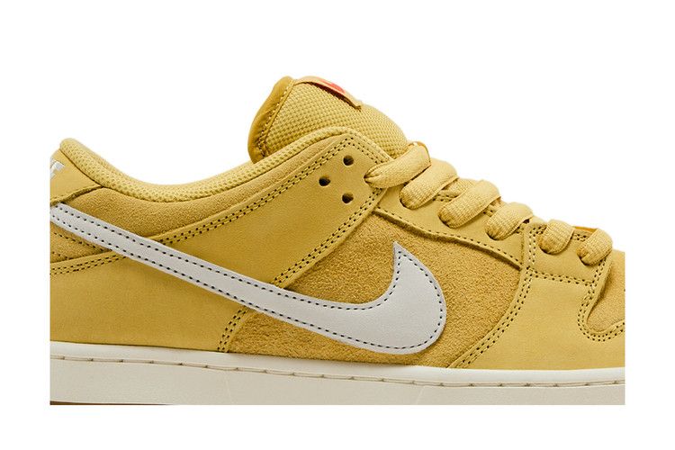 Nike SB Dunk Low Saturn Gold