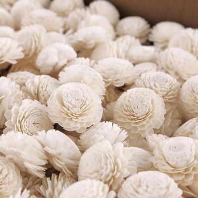 Crisantemi Aromatici di Tongcao da 4,5 cm Fiori Secchi - Elegante Decorazione Floreale Simulata in Rattan