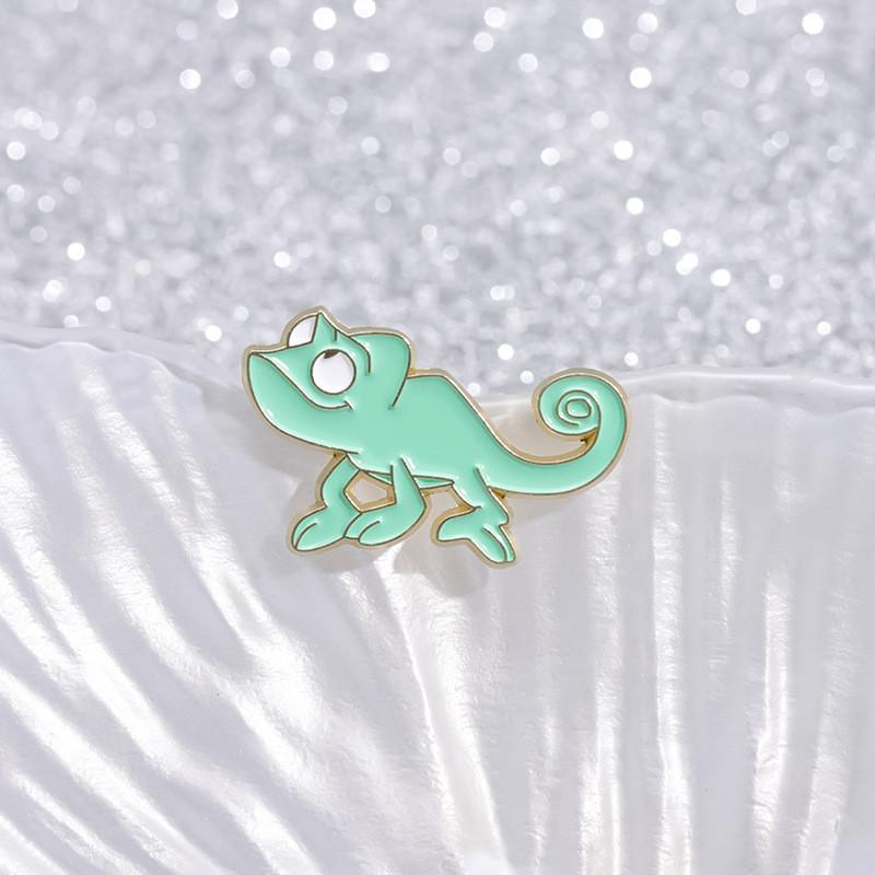 Green Lizard Playful Brooch Unique Alloy Design Ideal For Personalization Style And