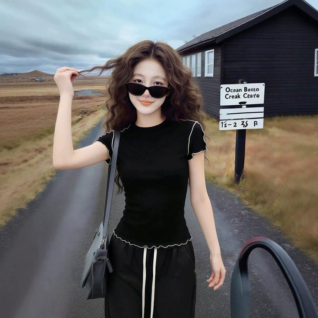 Black short-sleeved T-shirt women's summer new popular unique super good-looking slim and thin contrasting color temperament top