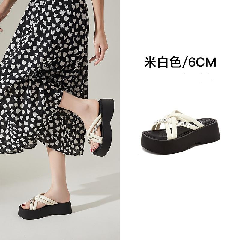 

Корейская версия маффины толстая подошва носить пляж однословный шлепанец девушка 2025 новый лето ламе и стразы фея универсальные крутые шлепанцы 40 белый