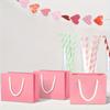 20 stuks Mini Cadeautasjes met Handvatten - Perfect voor Bruiloften, Babyshowers, Verjaardagen & Sieradenopslag - Roze Kraftpapier (4X5X2 Inch) Kleine Cadeautasjes