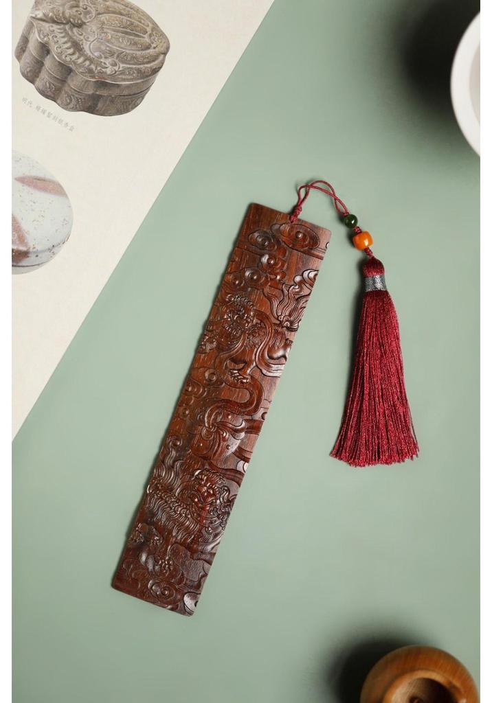 Rosenholz Glücksbringer Löwenball Lesezeichen – Elegantes chinesisches Stilgeschenk