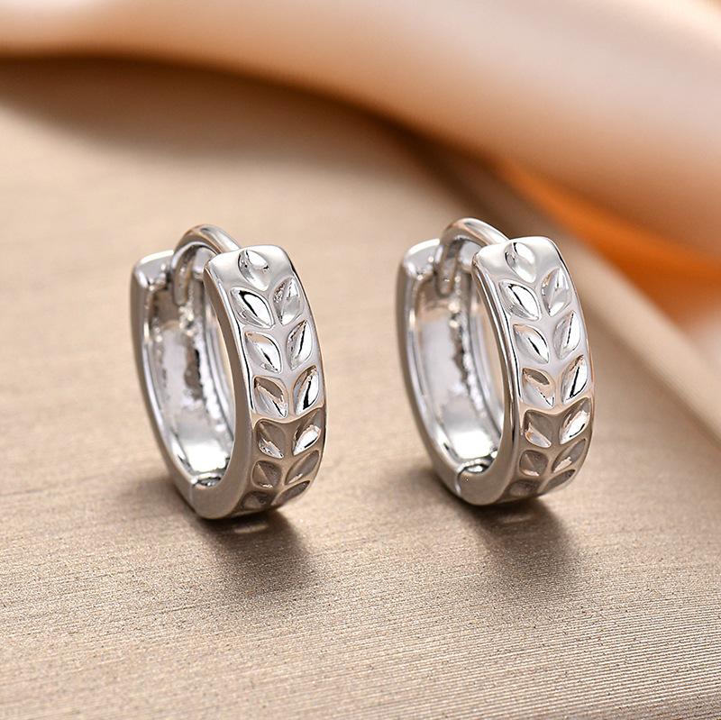 European & American French Retro Leaf Flower Gold-Plated Hoop Earrings
