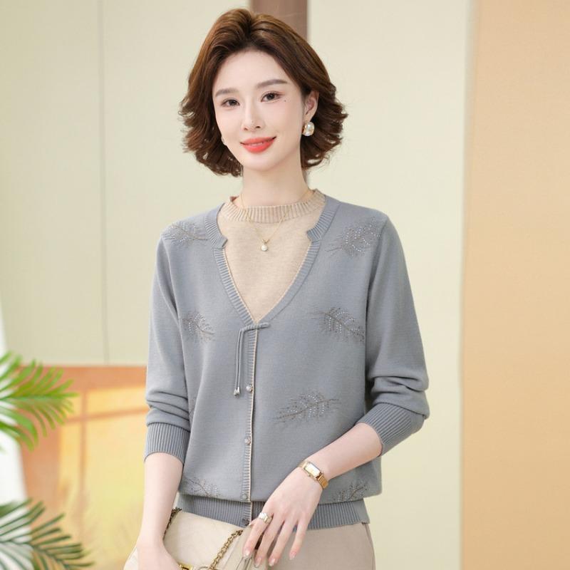 Middle-aged and old women's clothing spring and autumn thin shirt middle-aged mother spring fake two-piece knitted bottoming shirt top