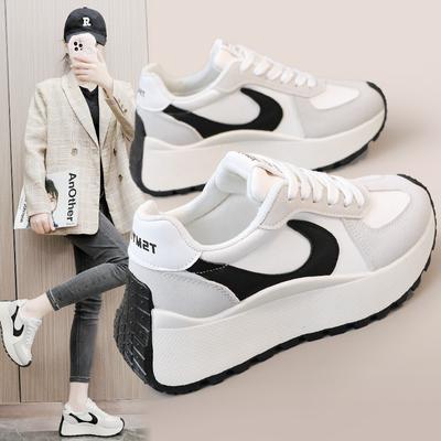 Neue hochgeschnittene Sneakers mit dicker Sohle Frühling und Sommer Spleißen Runde Zehenpartie Lässige Damenschuhe für Studentinnen Koreanischer Stil