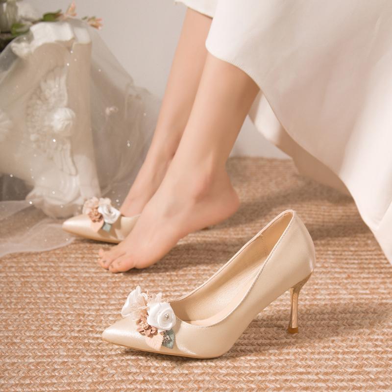 Women's Fashion Slim Heel Shoes Autumn New Pointy Head Shallow Mouth Flowers A Slip-on Temperament High Heels