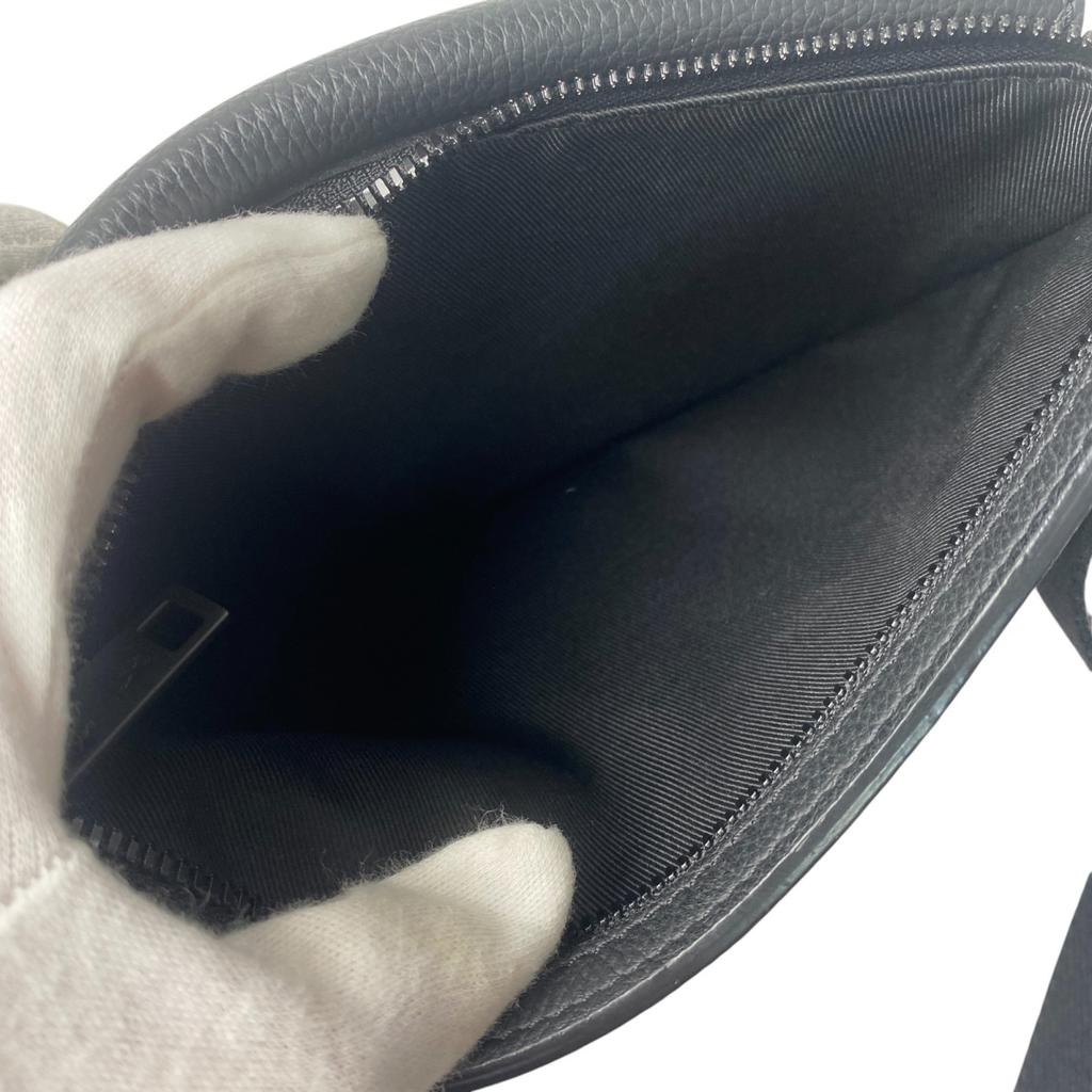 Used LOUIS VUITTONbody bag black leather mens