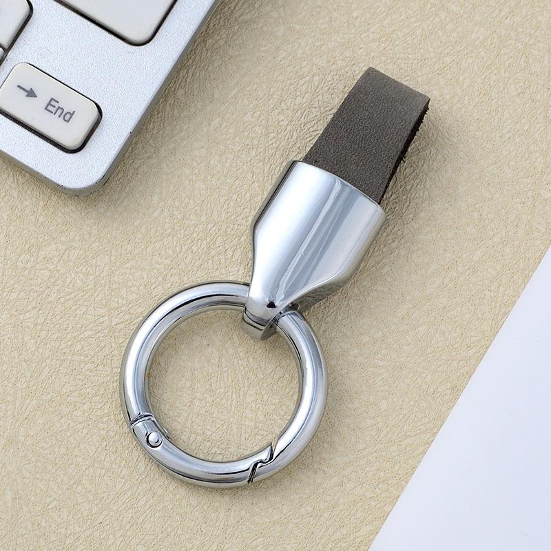 Vlastní přívěsek na klíče z matné hovězí kůže: Jednobarevný kovový kroužek na klíče od auta z kůže