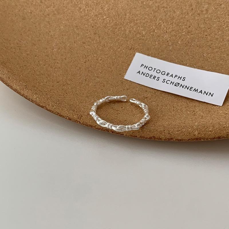 Elegant Heart Shaped Silver Plated Ring For Women Minimalist Twisted Design Jewelry