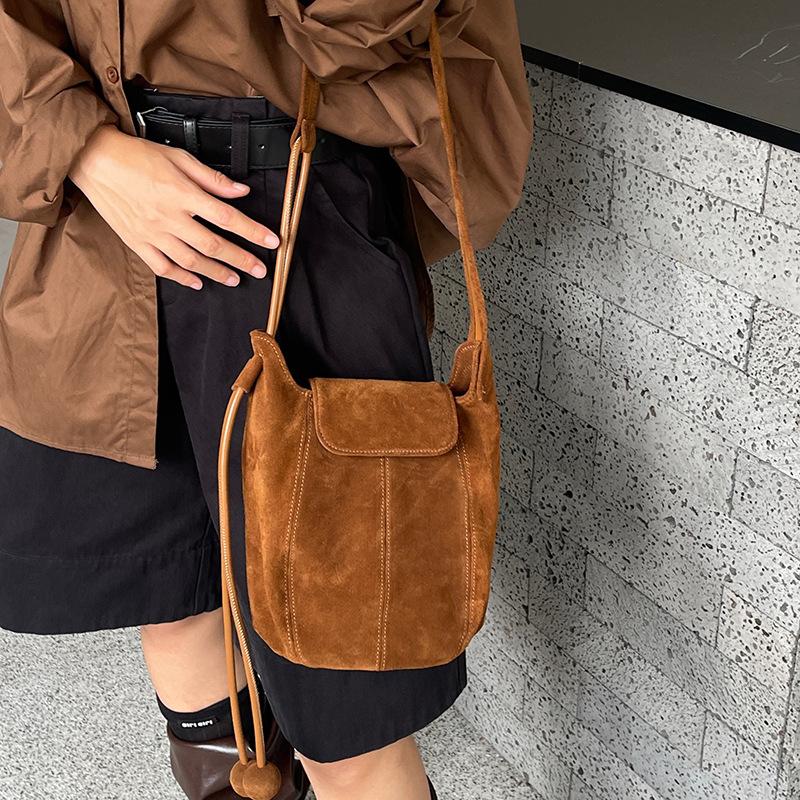 High-end Leather Single-shoulder Underarm Bag Fashionable Soft Leather Laid-back Style Crossbody Saddle Bag