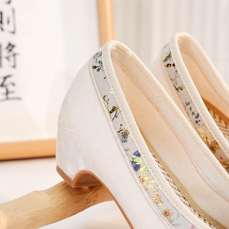 Fashion Women Low Heel Pointed Toe Cheongsam Embroidered Shoes Comfortable Shallow Mouth Cloth Shoes Daily