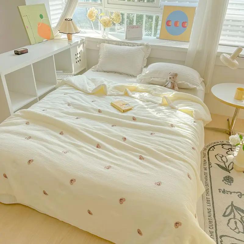 Black White Cartoon Crocodile Summer Quilt Kawaii Animals Print Thin Blanket Air-conditioning Quilted Quilt for Kids Boys Girls