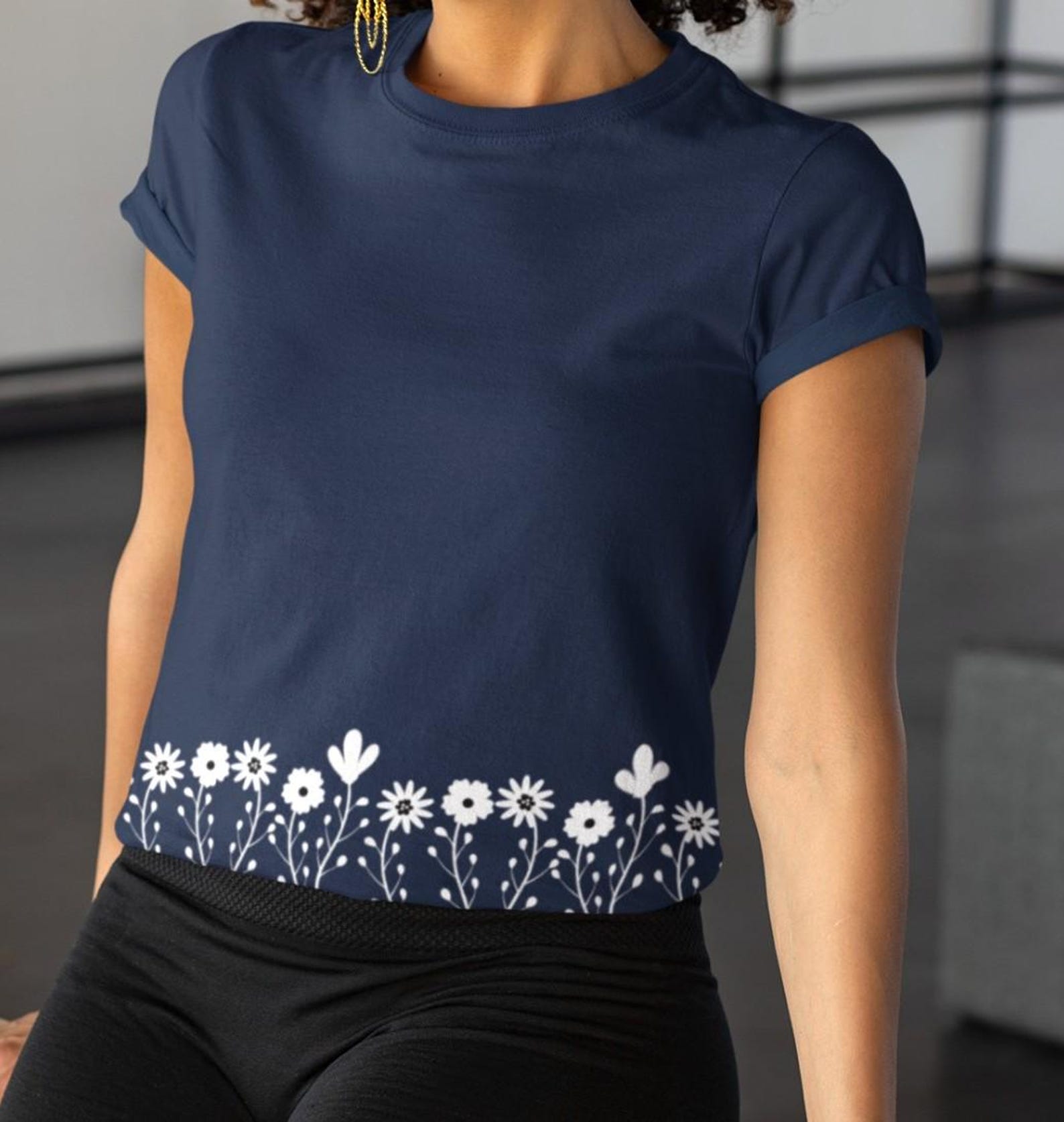 Daisy Floral Women s Tee, Custom Color Shirt S