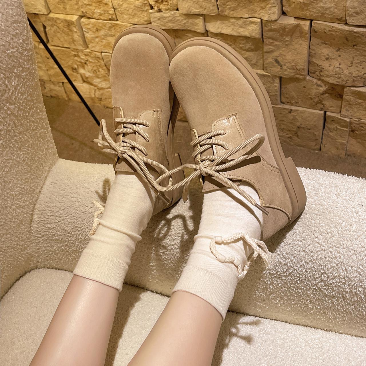 

Retro soft sole one-word buckle casual shoes in the autumn of 2025 new versatile casual round head shallow mouth single shoes women 35