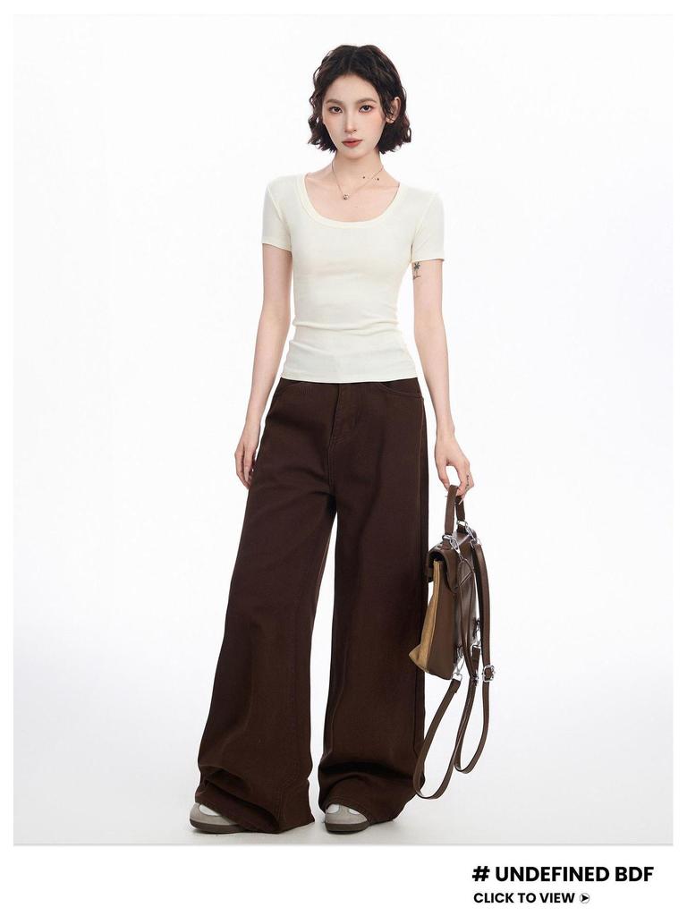 2025 Women's Gray U-Neck Slim Fit T-Shirt: Short-Sleeved, Waist-Cinching, Flattering, with Wide Neckline for Summer.