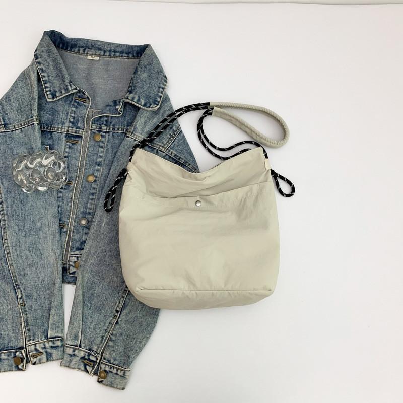 Stylish Casual Canvas Tote Bag For Women With Large Capacity For Daily Commuting