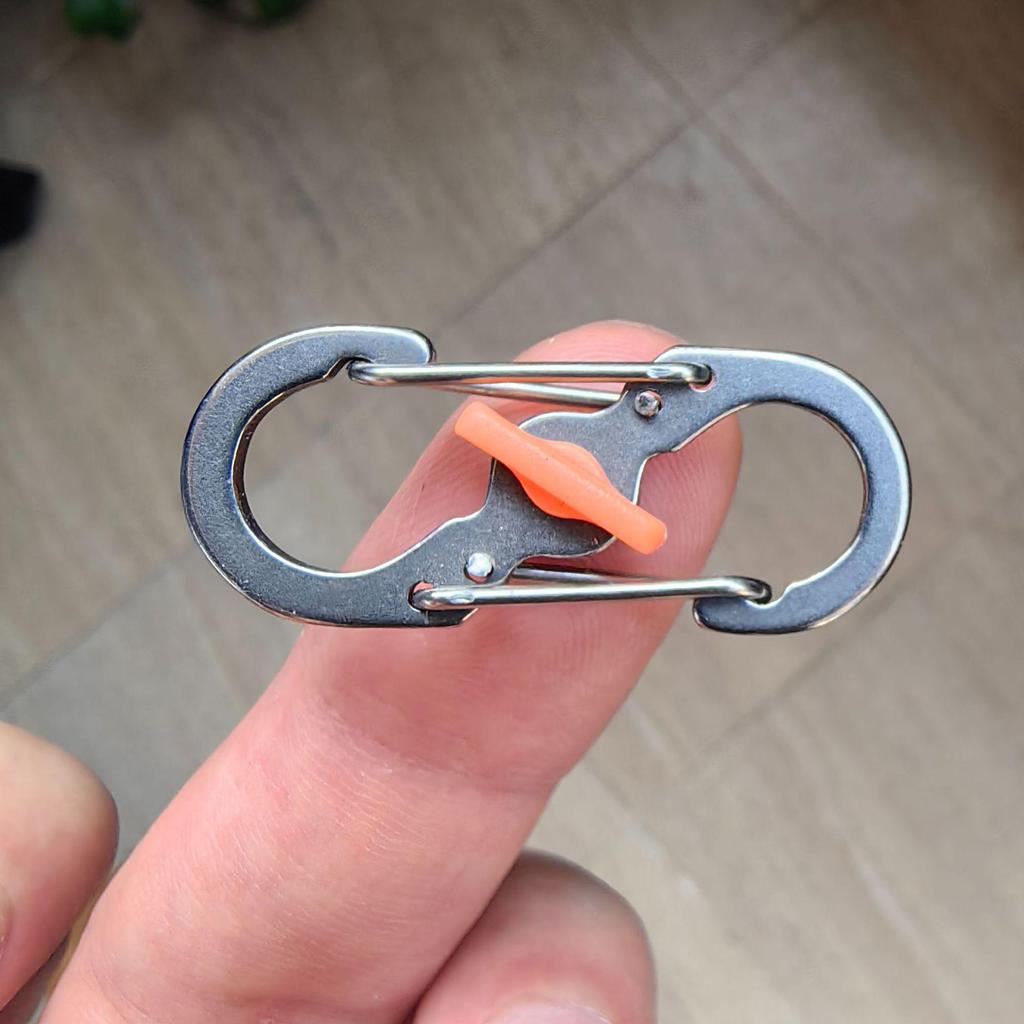 8-Shaped Locking Stainless Steel Quick-Release Anti-Theft Keychain & Water Bottle Backpack Buckle