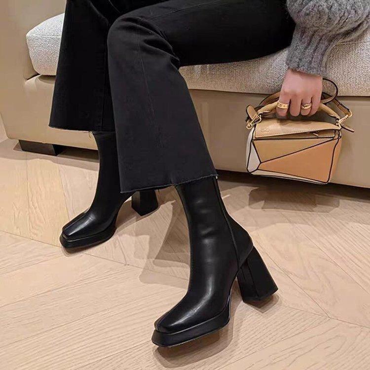 Schwarze Stiefeletten Damen 2025 neu Frühfrühling und Herbst Einzelstiefel dicke Absätze hohe Absätze erhöhen Höhe und Schlankheit kleine dünne Stiefel