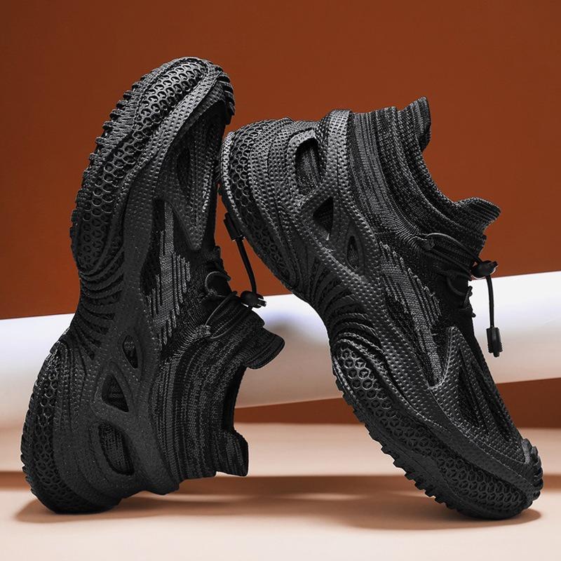 The New Men's Shoes for The Summer and Autumn of 2025 Feature Breathable Mesh and Personalized, Trendy Flying Woven Shoes