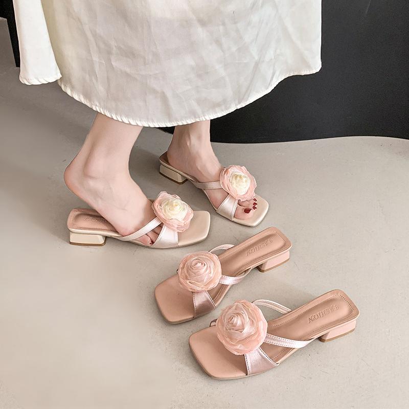 Fashion Big Size Shoes Woman 2025 Slippers Casual Square Heel Flower Shale Female Beach Luxury Block Sabot Slides Floral Big Size Square
