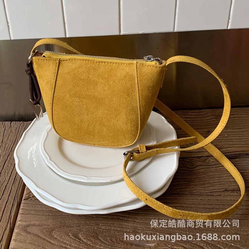 Retro bag women's 2025 new high-end shoulder bag commuter messenger bag versatile bucket bag mobile phone bag