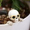 Funny Skull Garden Statues Skeleton Flower Pot Hugger, Resin Planter Statue with Eyes, Mini Creative Yard Art Flowerpot Ornament for Halloween