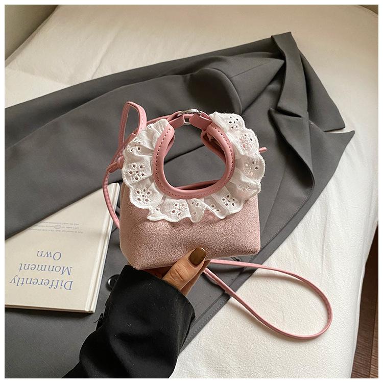 

Мини корейская версия маленькая сумка 2025 новая нишевая сумка-мессенджер модная универсальная маленькая сумка иностранный стиль плечевая маленькая сумка тренд