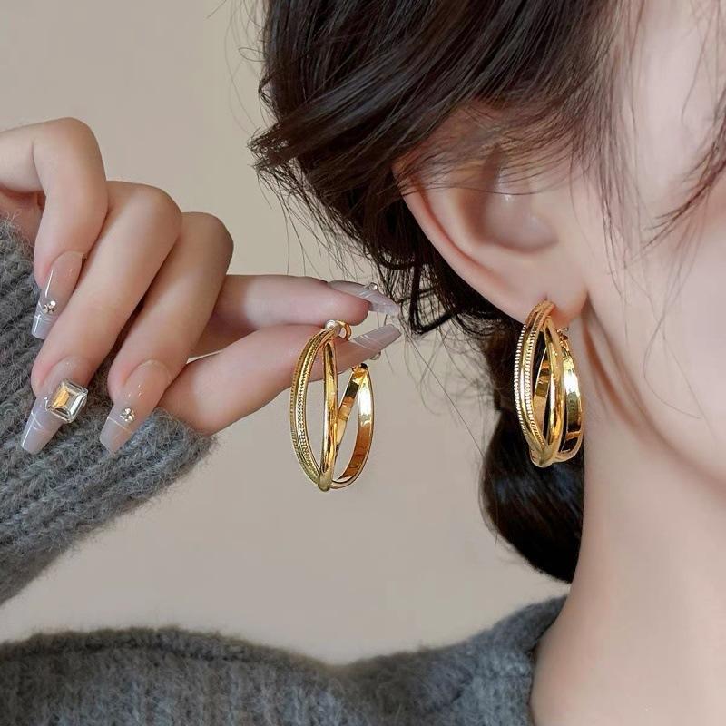 French gold large circle earrings women's niche design earrings new popular unique versatile trend earrings