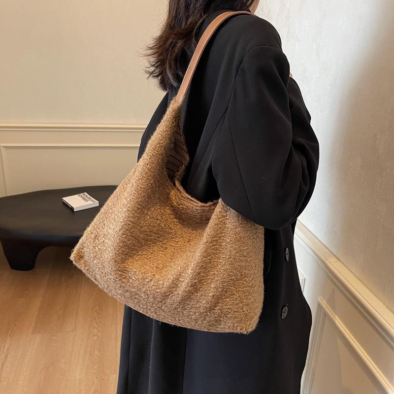2024 Fashion Leopard Print Plush Shoulder Bag for Women - Casual Large Capacity Underarm Tote