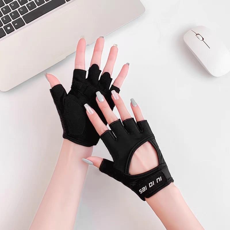 

Спортивные перчатки из ледяного шелка для женщин, дышащие, нескользящие, для фитнеса, велоспорта и тренировок M чёрный