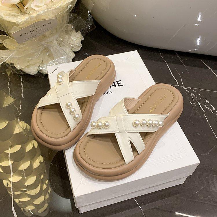 Muffin thick-bottomed cool slippers women's outer wear 2025 summer new with skirt soft bottom heightening casual beach women's slippers