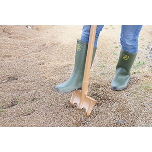 Takagi Pipe Handle Soil Raising Fork 3 Prongs