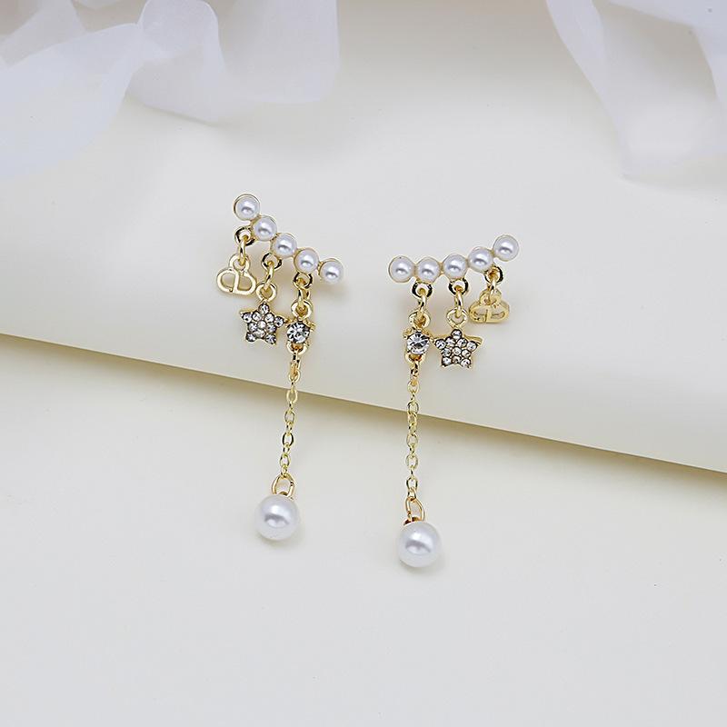 Light Luxury Simple Pearl Earrings Women'S Metal Smooth Pearl Geometric Star Love Ear Jewelry Of The Same Style