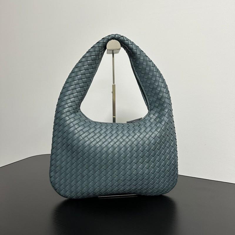 Small Handwoven Crescent Bag Large Capacity Dumpling Minimalist Commuter Shoulder Crossbody