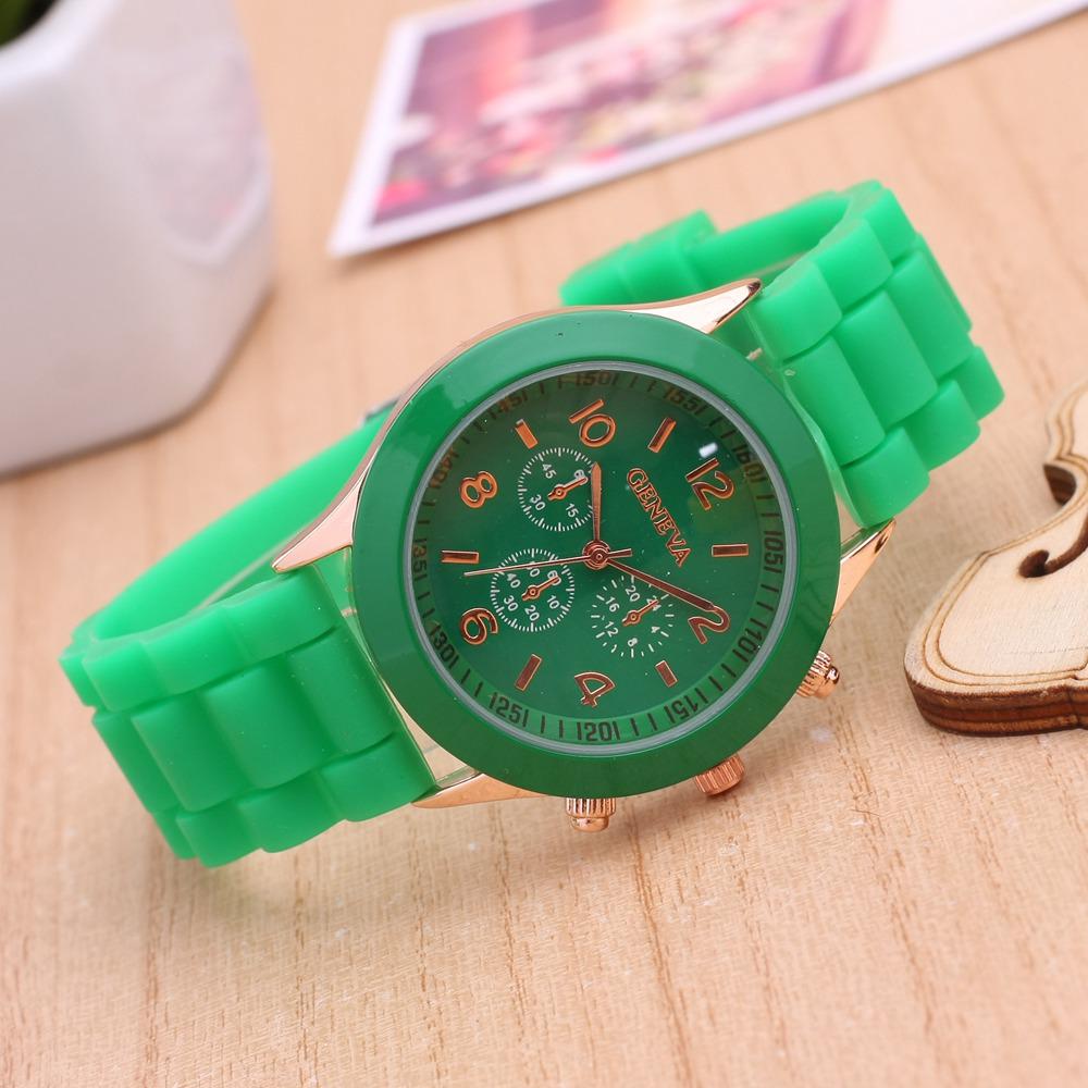 Fashionable Women's Watch Luxury Quartz Movement Silicone Band Wristwatch for Ladies