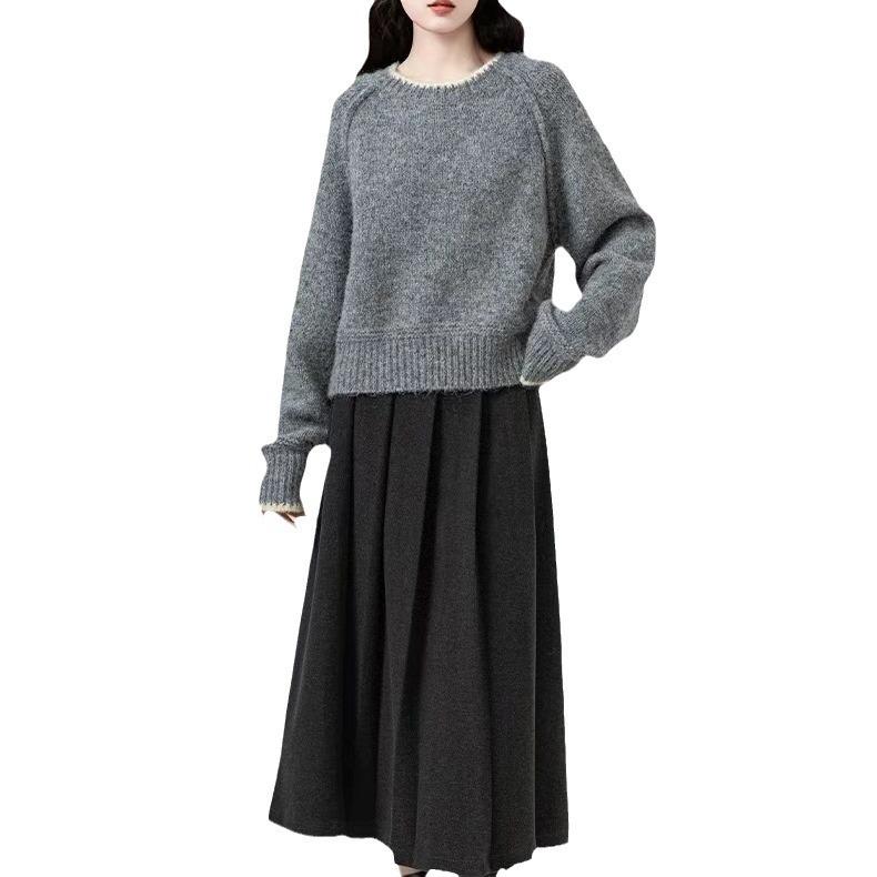 Short Grey Sweater on Women's Autumn and Winter Round Neck Knitted Sweater