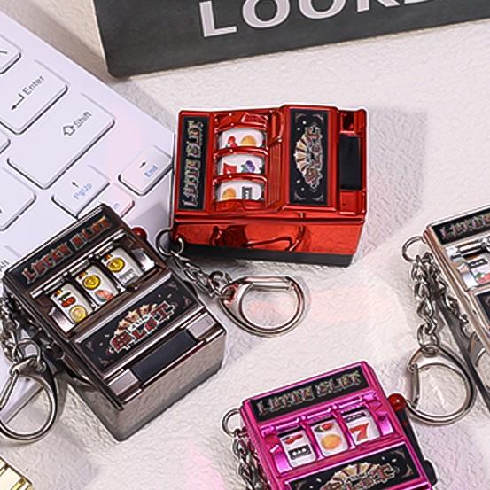 Retro Mini Slot Machine Keychain Game Winning Best Friend Gift Toy Key Holder Coin Games Console Creative Casino Model