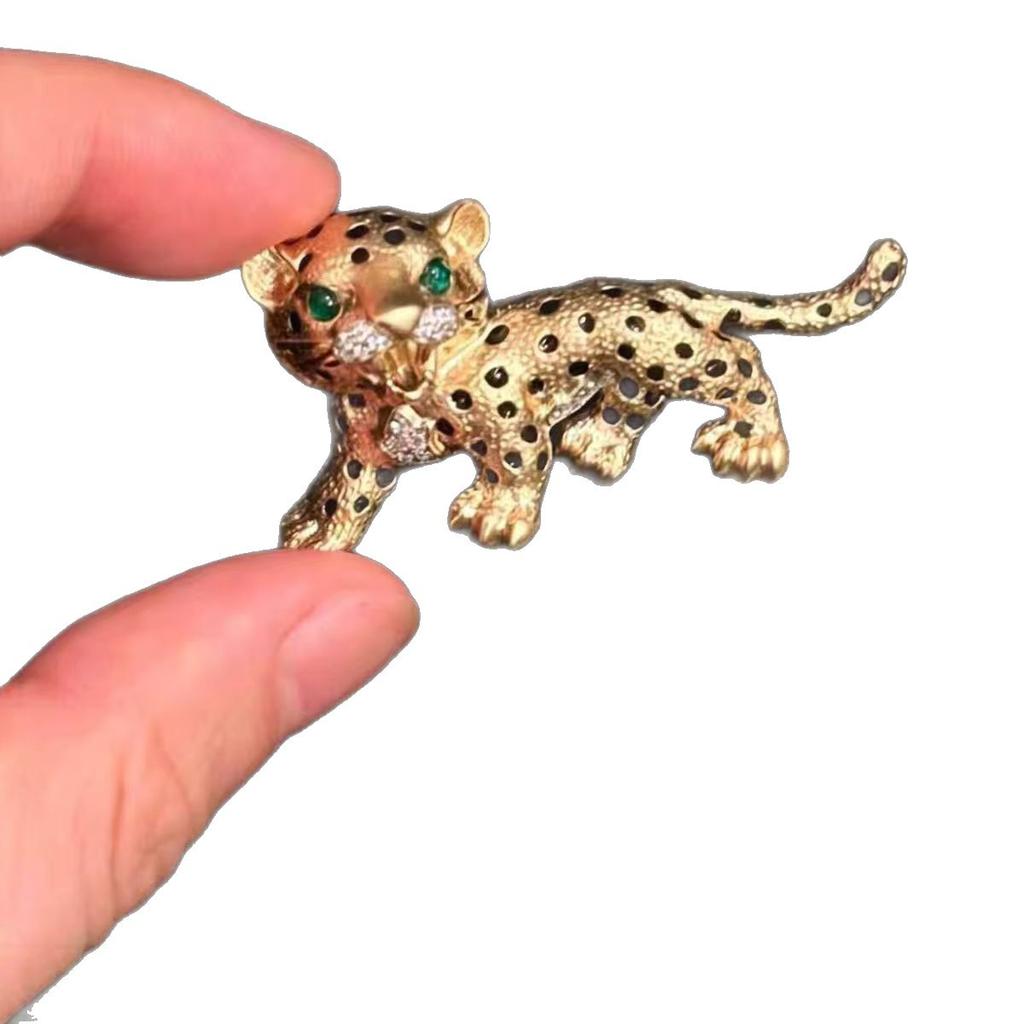 [Golden Leopard Eyes] Golden Leopard Brooch Niche Design Creative Pendant Suit Coat Heavy Industry Pin Accessories