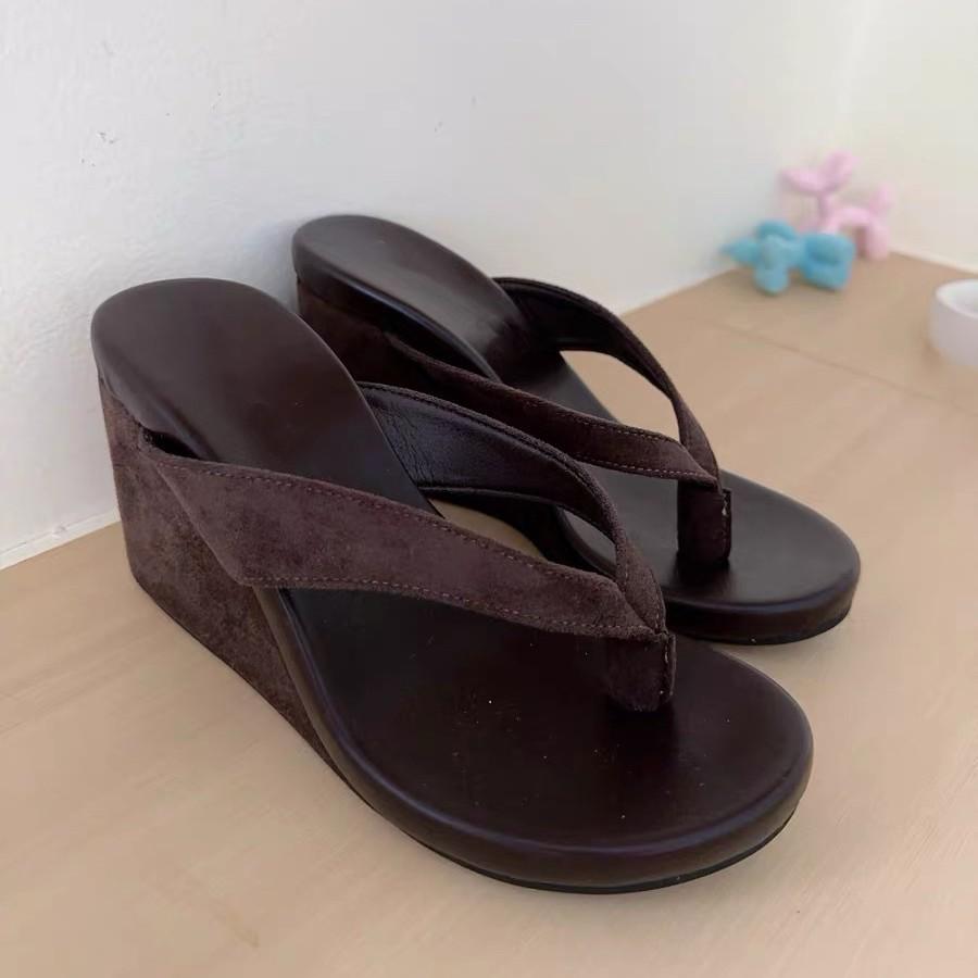 

Cowhide version~ Korean toe herringbone cool slippers for women to wear 2025 summer new beach high-heeled wedge sandals 40 темно-коричневого кольору