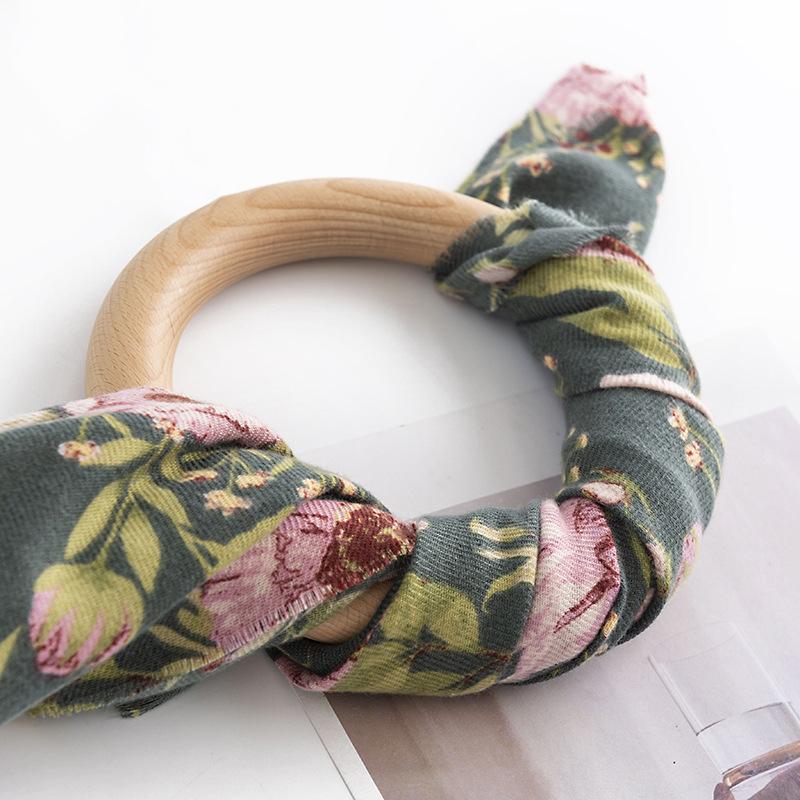 Floral Long Winter Faux Cashmere Scarf  Women's Fashionable Commuting Print Neck Protection and Cold Proof Scarf Elegant and Light Luxury Shawl