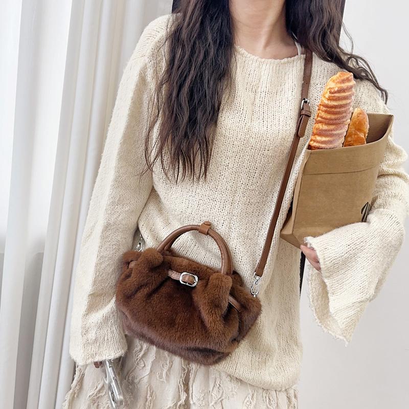 Women's Furry Handbag Retro Style Large-Capacity Fashionable Crossbody Bag Detachable Shoulder Strap Wing Shape Bag