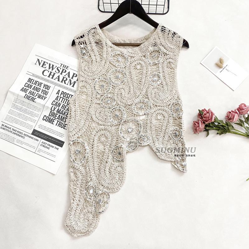 Retro Chic Crochet Crop Top: Sleeveless, Hollow Design 404