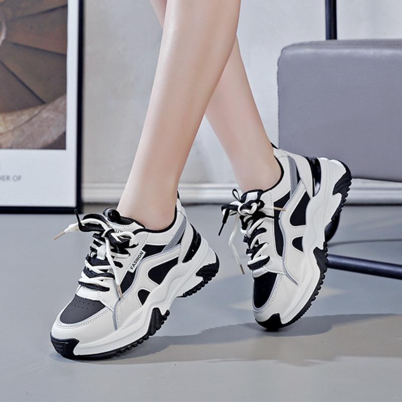 Nuevos zapatos de papá de colores para mujer Primavera 2024 Zapatos deportivos casuales versátiles para mujer Zapatos vulcanizados de suela gruesa para mujer