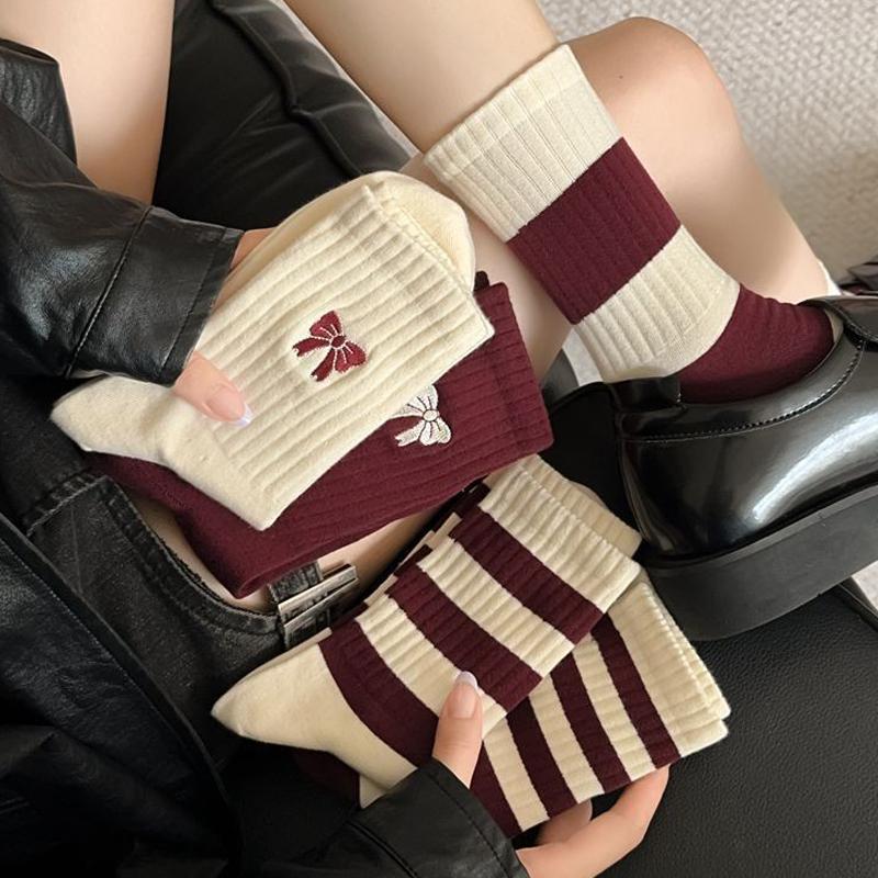 Women Socks Autumn Winter Cotton Knitted School Girls Middle Tube Socks Women Casual Striped Hip Hop Skateboard Sports Socks Sox