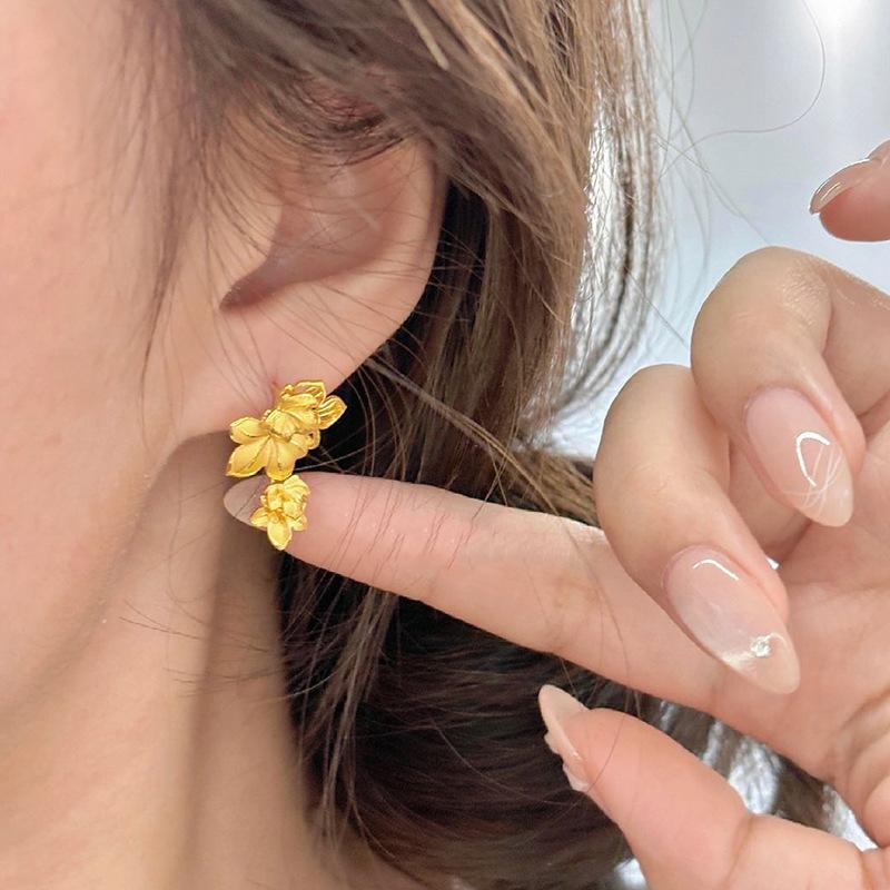 Retro Palace Style Brushed Luster Flower Earrings for Women Light Luxury Charm Fashion Earings Stud Wedding Gifts